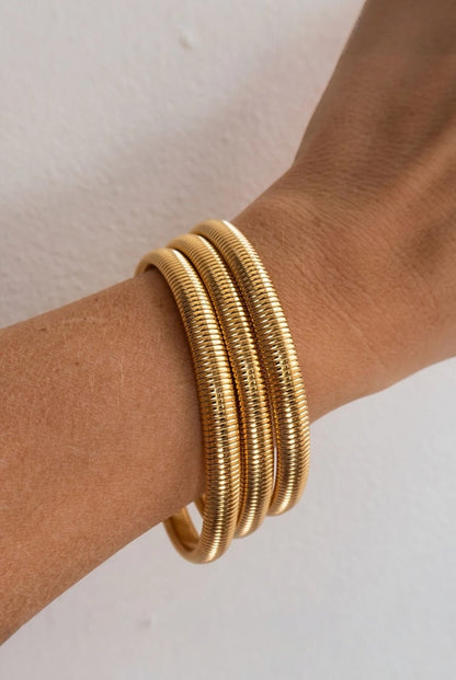 LUCIA GOLD BANGLE